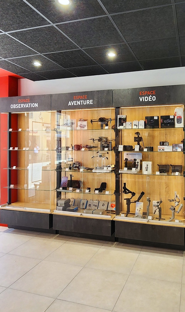 Signalétique by Le point D sur le lieu de vente Deval Photo