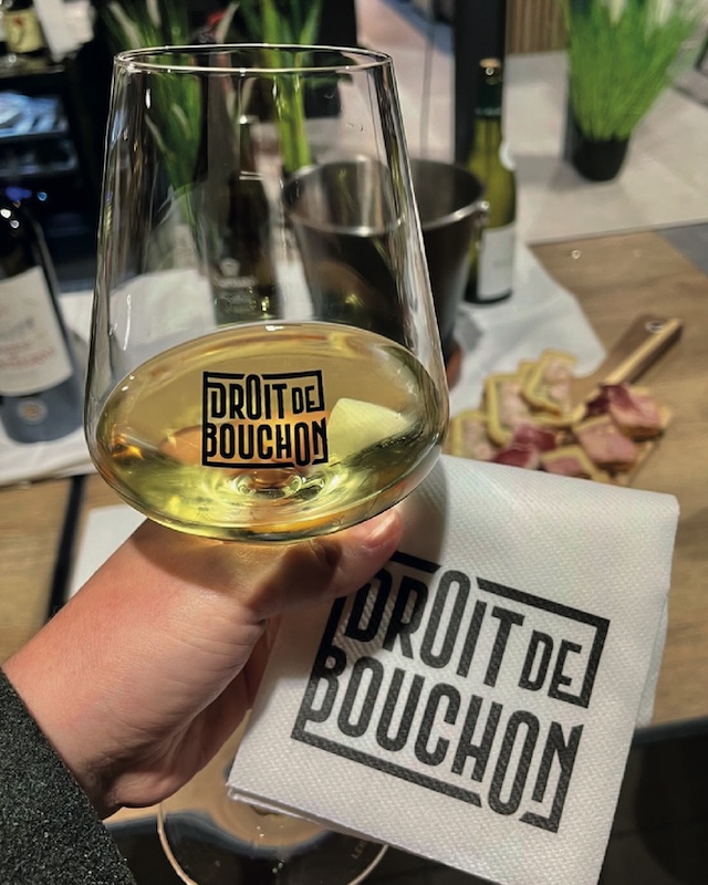 Droit de bouchon - un projet de stratégie de marque by Le point D